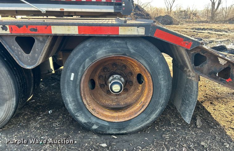 image for item ET6966 2000 Trail King equipment trailer