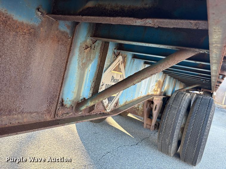 image for item ET8643 1986 Fruehauf PB80-F2-40 flatbed trailer