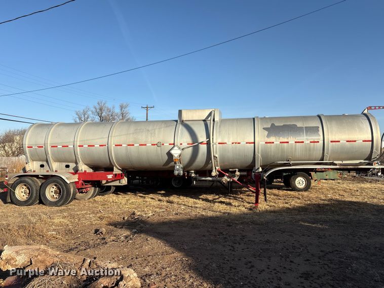 image for item EU0405 2012 Troxell Company tank trailer