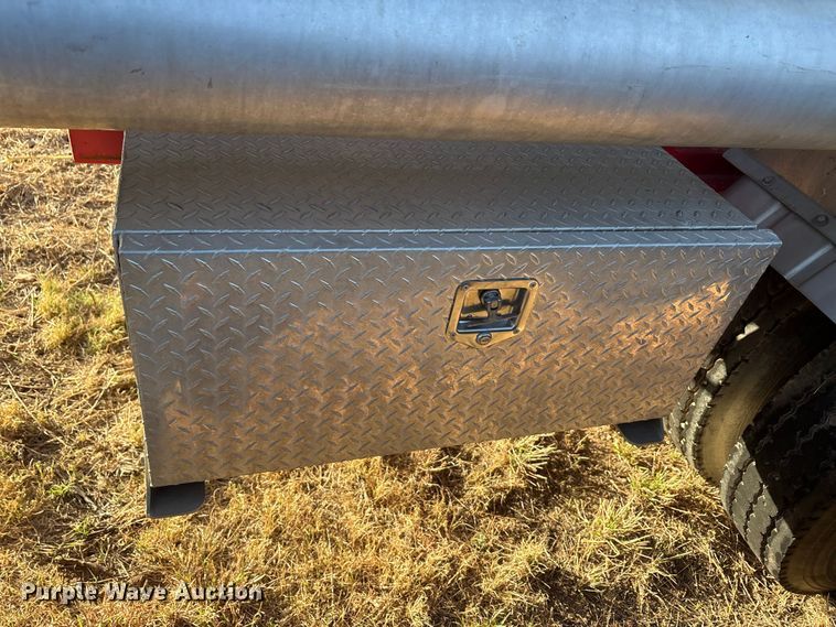 image for item EU0405 2012 Troxell Company tank trailer