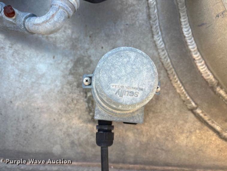 image for item EU0405 2012 Troxell Company tank trailer