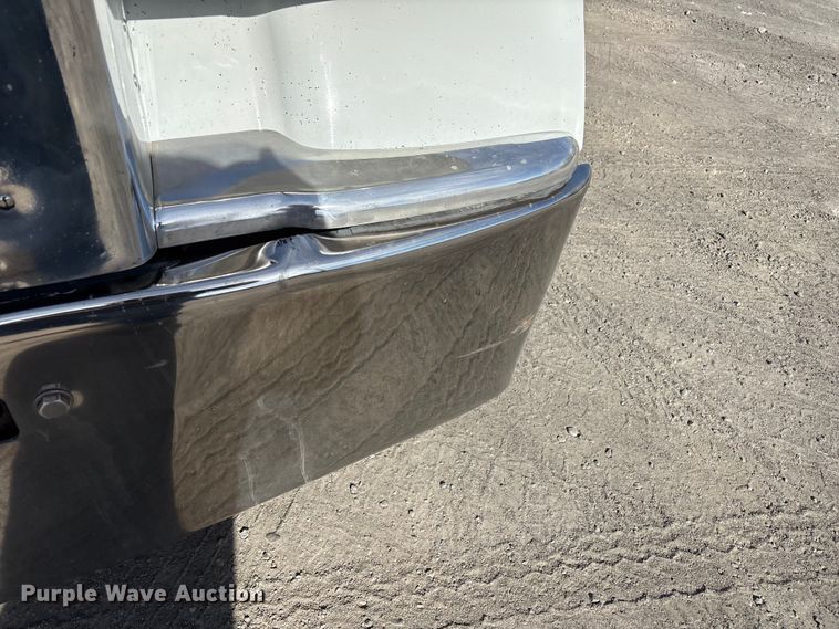 image for item EU4962 2016 Peterbilt 389 semi truck