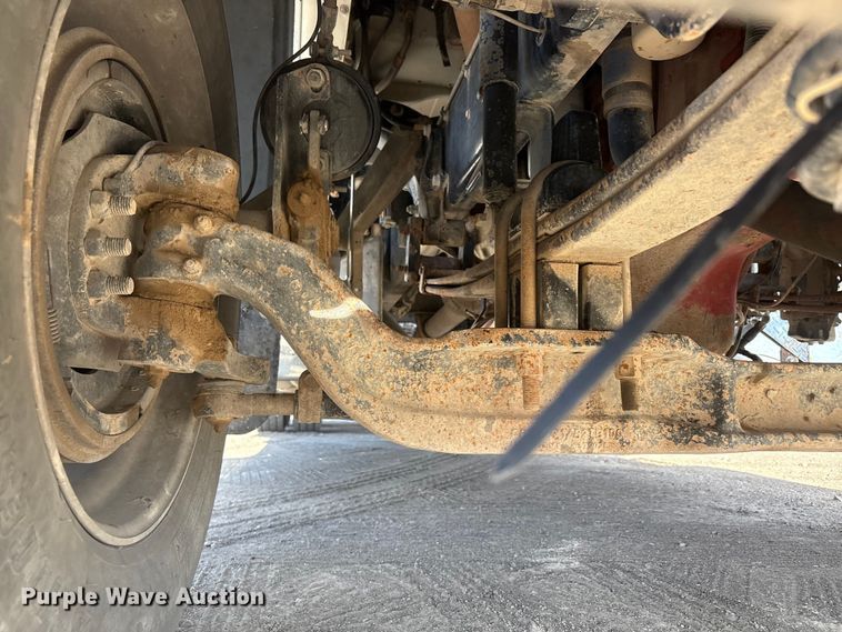 image for item EU4962 2016 Peterbilt 389 semi truck