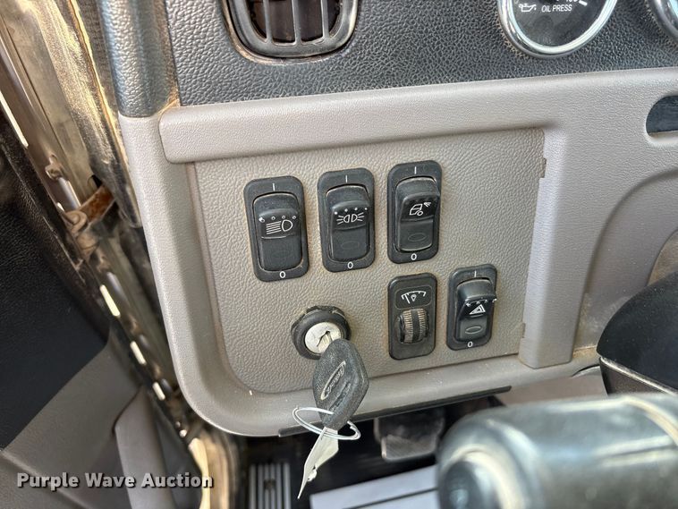 image for item EU4962 2016 Peterbilt 389 semi truck