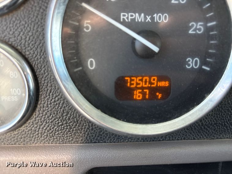 image for item EU4962 2016 Peterbilt 389 semi truck