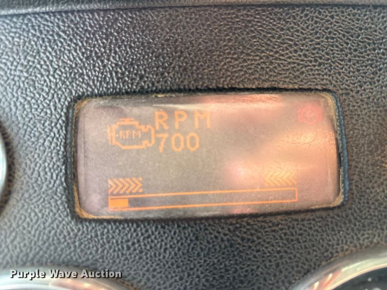 image for item EU4962 2016 Peterbilt 389 semi truck