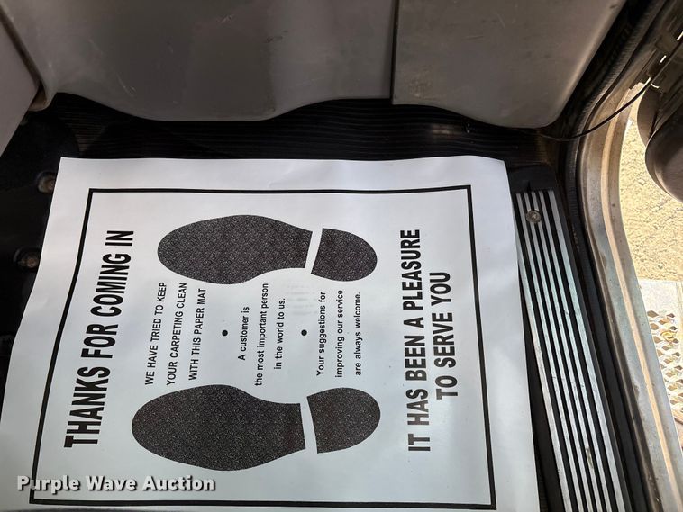 image for item EU4962 2016 Peterbilt 389 semi truck