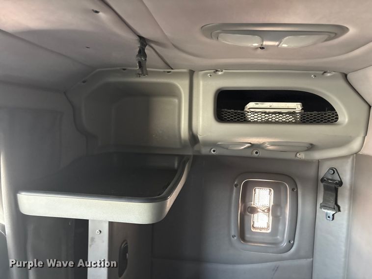 image for item EU4962 2016 Peterbilt 389 semi truck