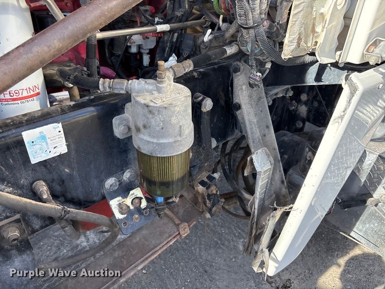 image for item EU4962 2016 Peterbilt 389 semi truck