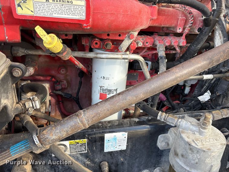 image for item EU4962 2016 Peterbilt 389 semi truck