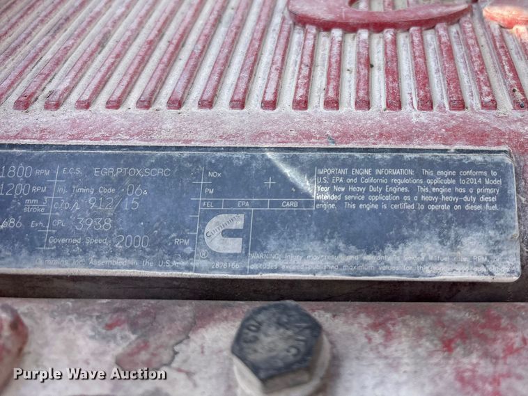 image for item EU4962 2016 Peterbilt 389 semi truck