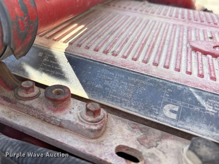 image for item EU4962 2016 Peterbilt 389 semi truck