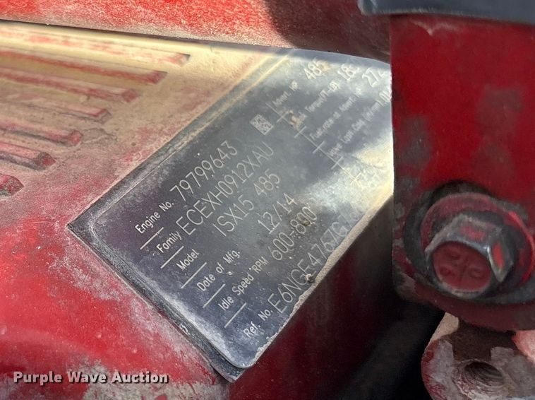 image for item EU4962 2016 Peterbilt 389 semi truck