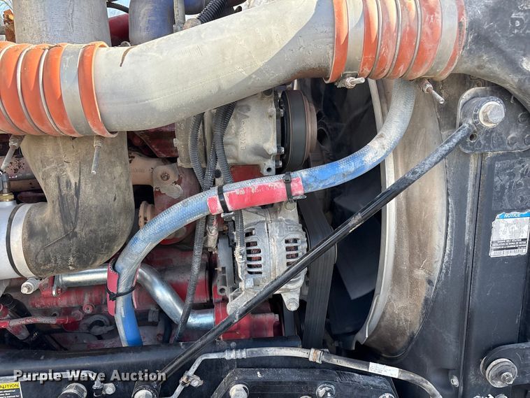 image for item EU4962 2016 Peterbilt 389 semi truck