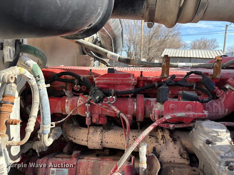 image for item EU4962 2016 Peterbilt 389 semi truck