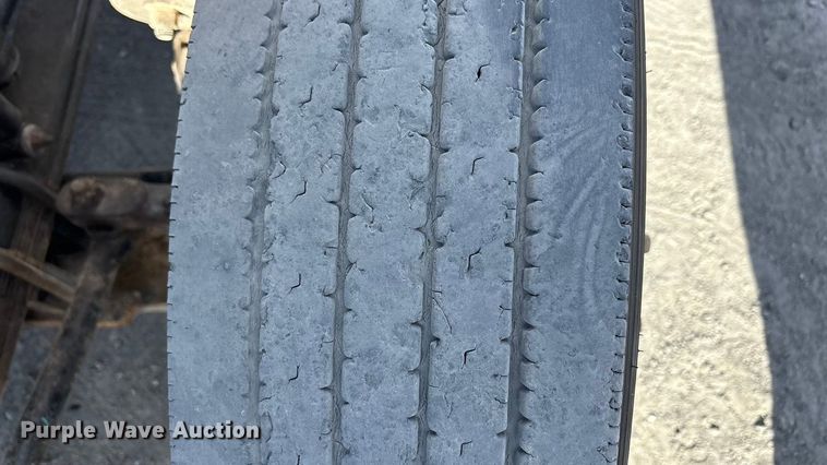 image for item EU4962 2016 Peterbilt 389 semi truck