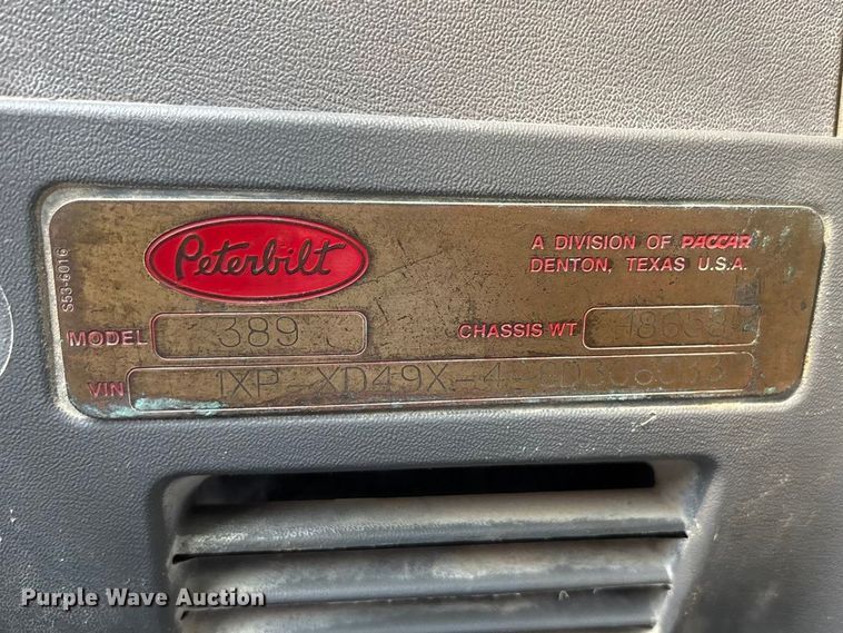 image for item EU4962 2016 Peterbilt 389 semi truck