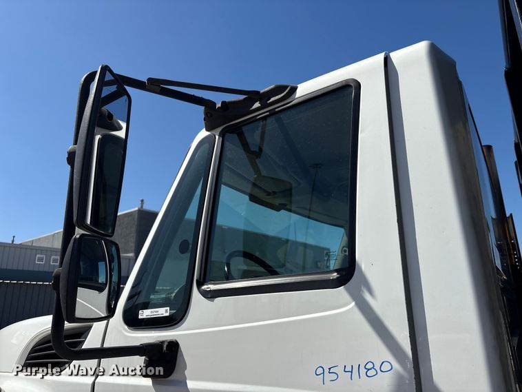 image for item EU7444 2015 International 7600 dump flatbed truck