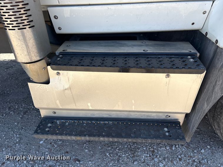 image for item EU7444 2015 International 7600 dump flatbed truck