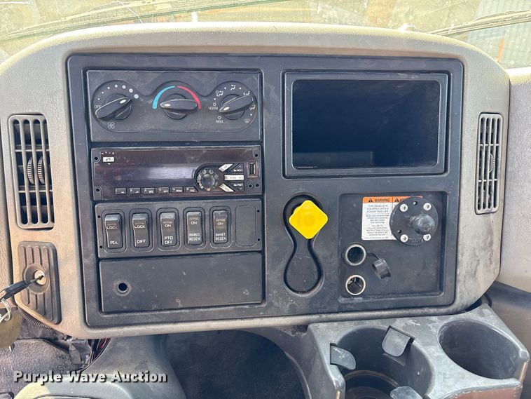 image for item EU7444 2015 International 7600 dump flatbed truck