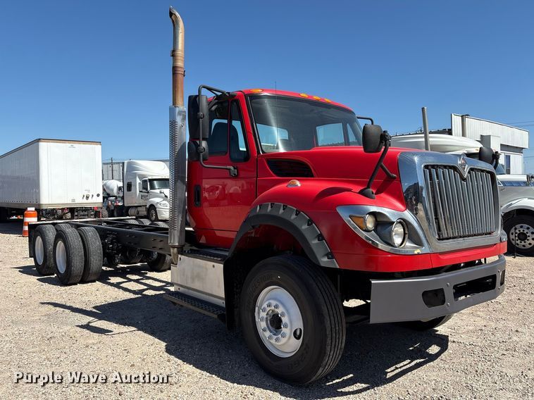 image for item EU7445 2016 International 7600 truck cab and chassis