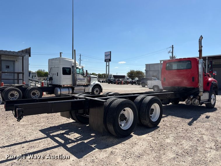 image for item EU7445 2016 International 7600 truck cab and chassis