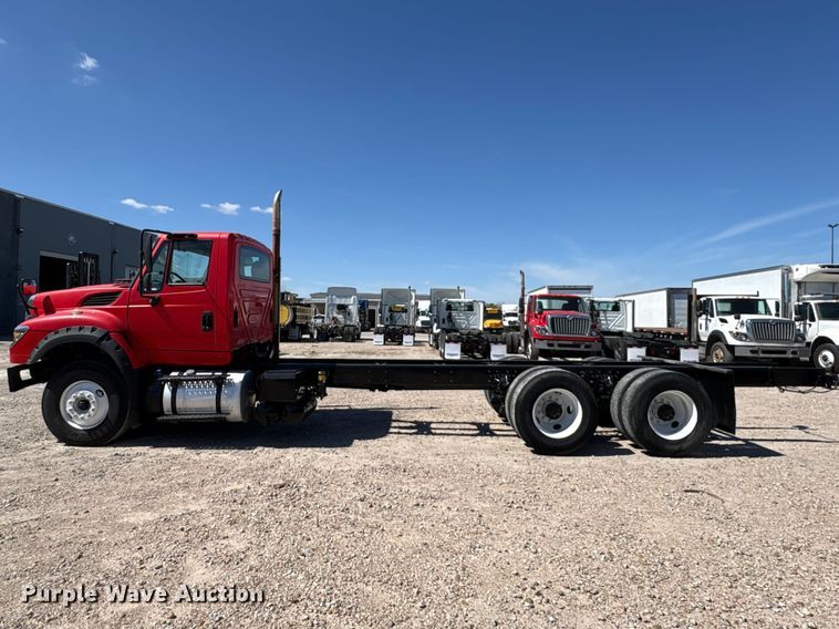 image for item EU7445 2016 International 7600 truck cab and chassis