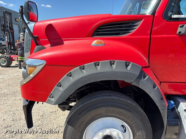 image for item EU7445 2016 International 7600 truck cab and chassis