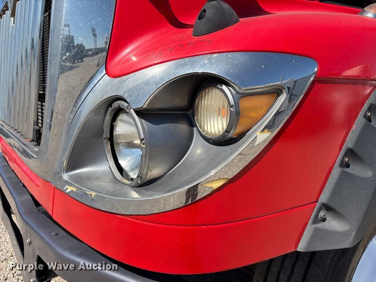 image for item EU7445 2016 International 7600 truck cab and chassis