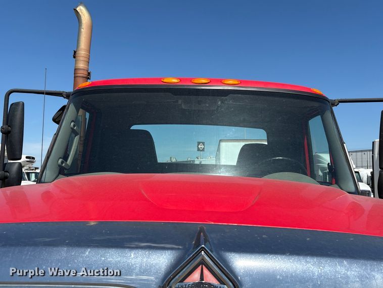 image for item EU7445 2016 International 7600 truck cab and chassis