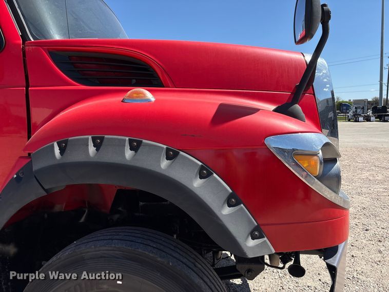 image for item EU7445 2016 International 7600 truck cab and chassis