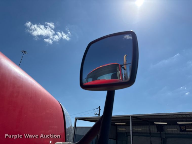 image for item EU7445 2016 International 7600 truck cab and chassis