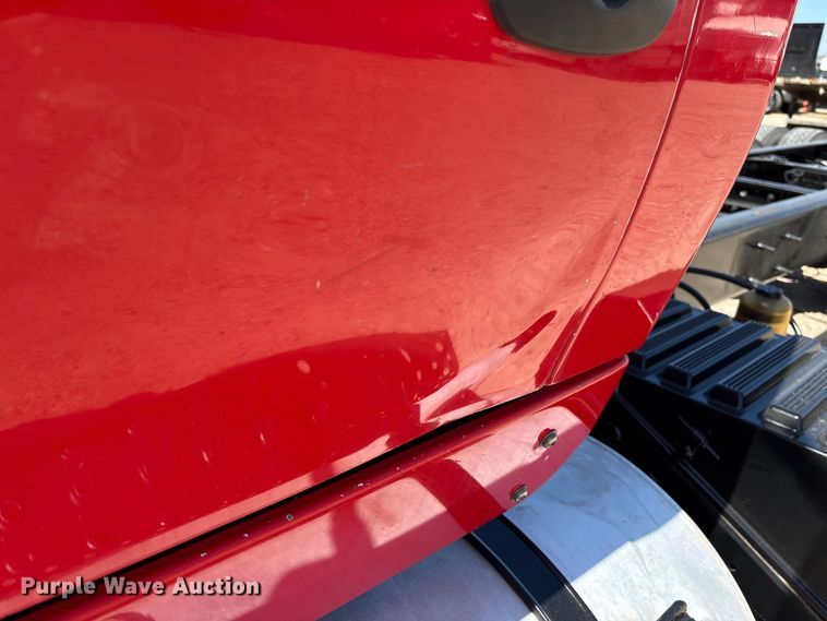 image for item EU7445 2016 International 7600 truck cab and chassis