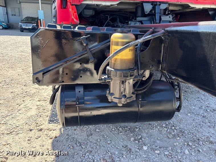 image for item EU7445 2016 International 7600 truck cab and chassis