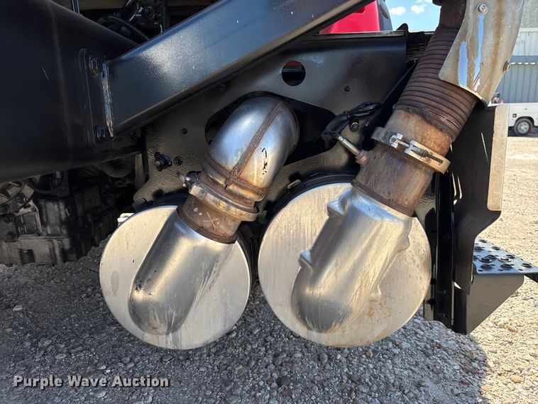 image for item EU7445 2016 International 7600 truck cab and chassis