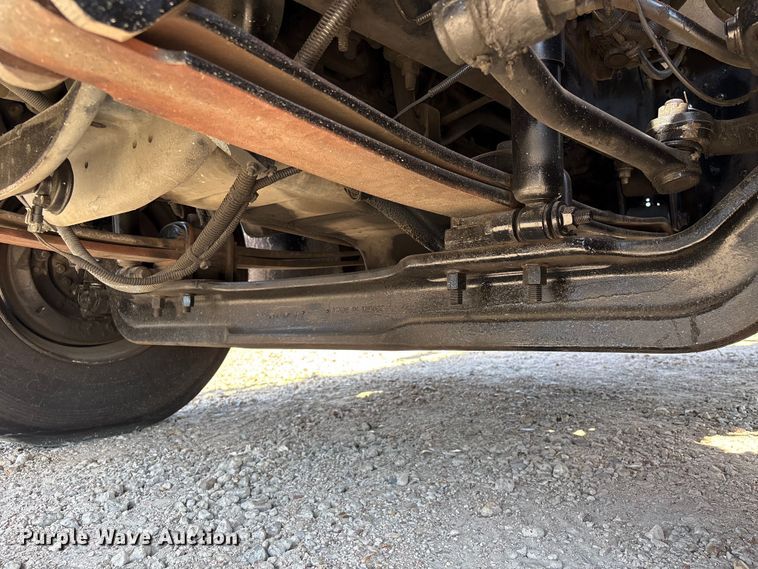 image for item EU7445 2016 International 7600 truck cab and chassis