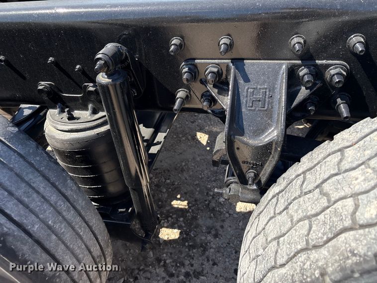 image for item EU7445 2016 International 7600 truck cab and chassis