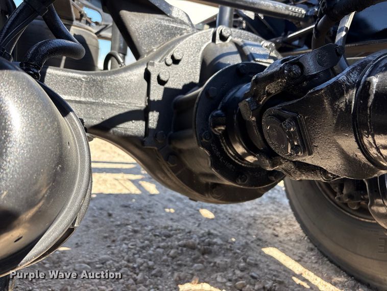 image for item EU7445 2016 International 7600 truck cab and chassis