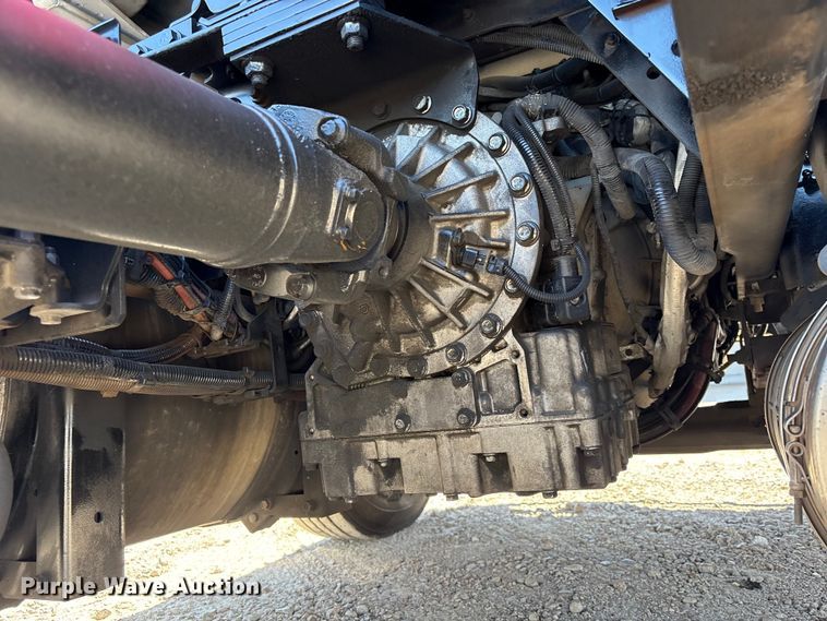 image for item EU7445 2016 International 7600 truck cab and chassis