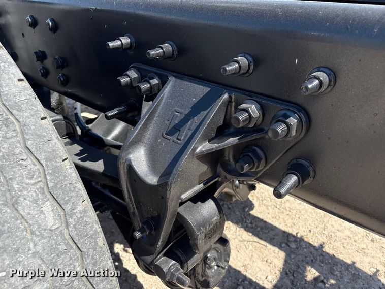 image for item EU7445 2016 International 7600 truck cab and chassis