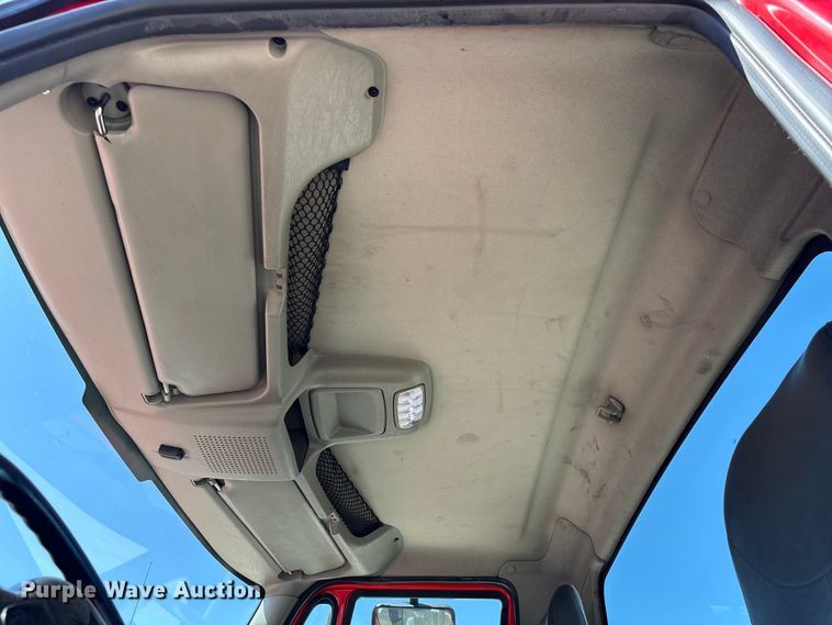 image for item EU7445 2016 International 7600 truck cab and chassis