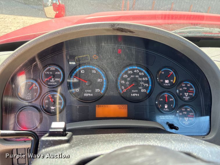 image for item EU7445 2016 International 7600 truck cab and chassis