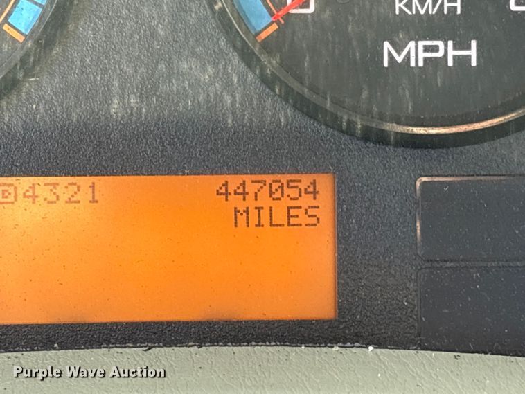 image for item EU7445 2016 International 7600 truck cab and chassis