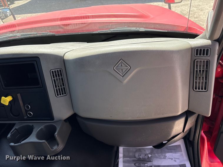 image for item EU7445 2016 International 7600 truck cab and chassis