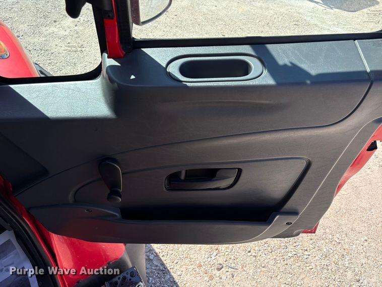 image for item EU7445 2016 International 7600 truck cab and chassis