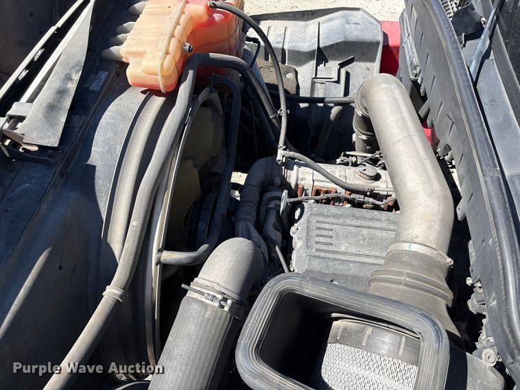 image for item EU7445 2016 International 7600 truck cab and chassis