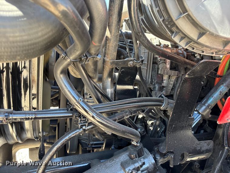 image for item EU7445 2016 International 7600 truck cab and chassis