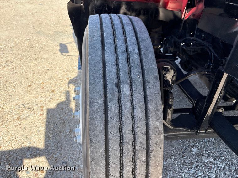 image for item EU7445 2016 International 7600 truck cab and chassis