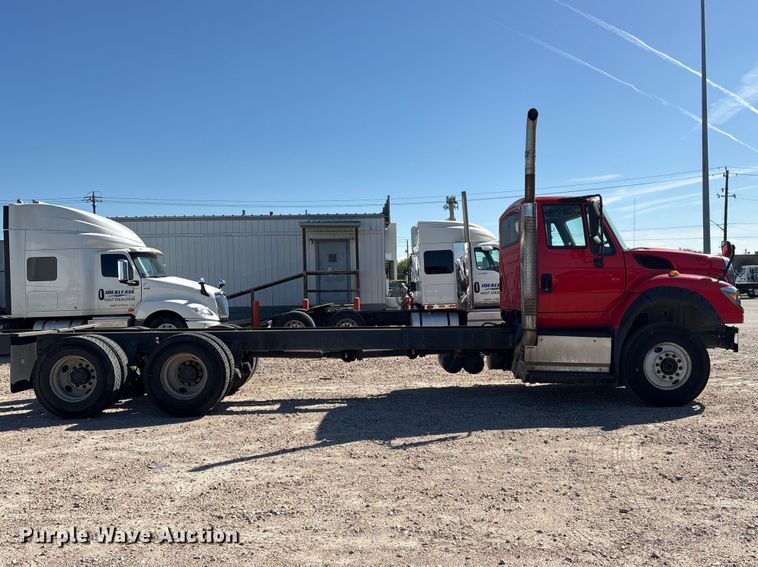 image for item EU7446 2015 International 7600 truck cab and chassis