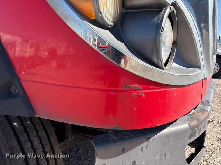 image for item EU7446 2015 International 7600 truck cab and chassis